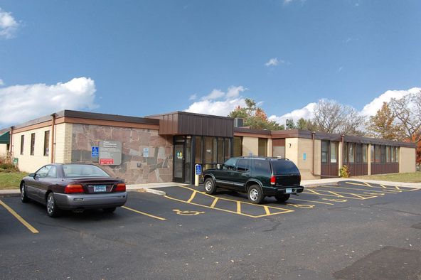 Office For Lease: 2716 Upper Afton Rd E, Saint Paul, MN 55119